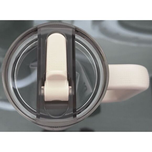 STANLEY QUENCHER PROTOUR FLIP STRAW TUMBLER | 30‎ OZ, GILDED SUGAR - Picture 3 of 4